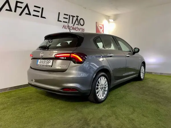Fiat Tipo 2021 - 11700 EUR, 137000 km - AUTO.MOTO.pt - 137000km - foto 6 de 32