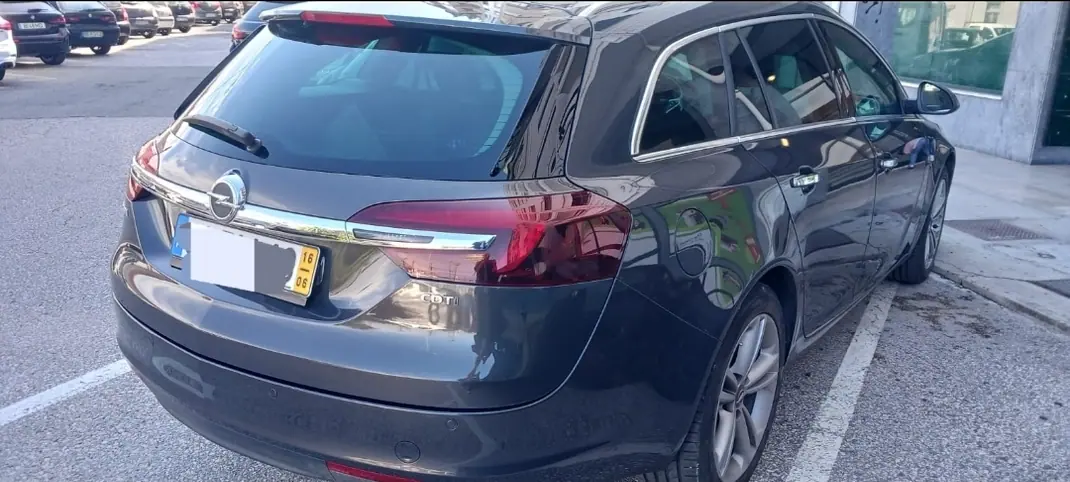 Opel Insignia Sports Tourer 2016 - 9500 EUR, 86000 km - AUTO.MOTO.pt - 86000km - foto 3 de 10