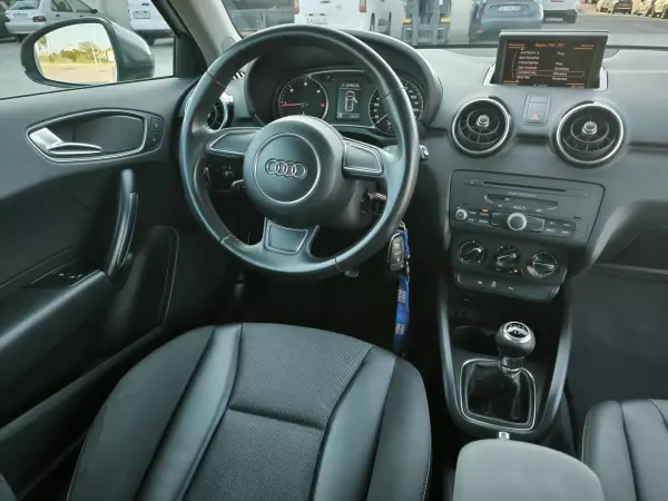 Audi A1 2010 - 9950 EUR, 236924 km - AUTO.MOTO.pt - 236924km - foto 18 de 43