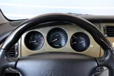 Jaguar XK 2000 - 40950 EUR, 102845 km - AUTO.MOTO.pt - 102845km - foto 12 de 17