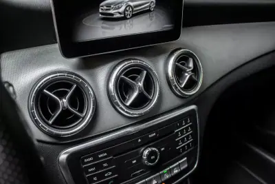 Mercedes-Benz CLA 180 2018 - 19500 EUR, 177901 km - AUTO.MOTO.pt - 177901km - foto 23 de 39