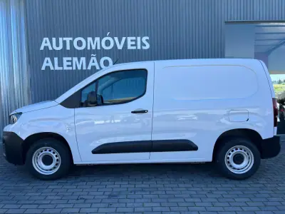 Peugeot PARTNER GIRAFON 2023 - 16500 EUR, 59653 km - AUTO.MOTO.pt - 59653km - foto 4 de 13