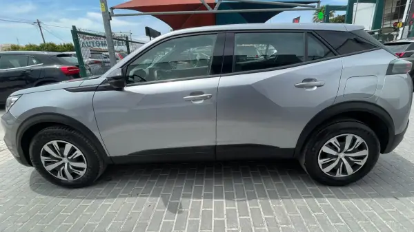 Peugeot 2008 2023 - 19750 EUR, 69580 km - AUTO.MOTO.pt - 69580km - foto 2 de 20