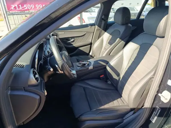 Mercedes-Benz C 300 2020 - 27500 EUR, 164000 km - AUTO.MOTO.pt - 164000km - foto 6 de 19
