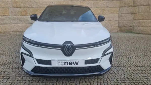 Renault Mégane E-Tech 2024 - 39000 EUR, 15500 km - AUTO.MOTO.pt - 15500km - foto 4 de 33