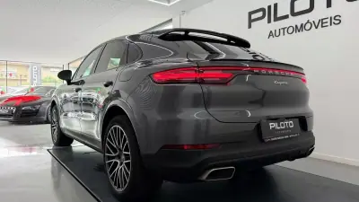 Porsche Cayenne Coupé 2019 - 77990 EUR, 59352 km - AUTO.MOTO.pt - 59352km - foto 7 de 32