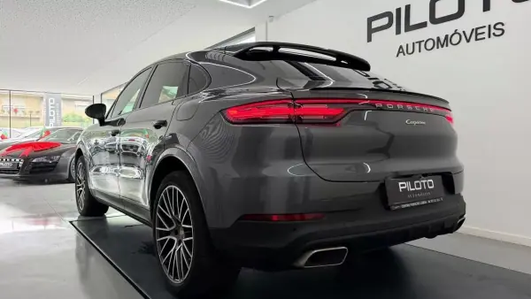 Porsche Cayenne Coupé 2019 - 77990 EUR, 59352 km - AUTO.MOTO.pt - 59352km - foto 7 de 32