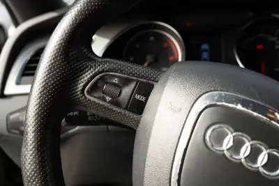 Audi A5 Sportback 2009 - 11900 EUR, 270425 km - AUTO.MOTO.pt - 270425km - foto 21 de 25