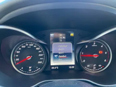Mercedes-Benz C 220 2015 - 25999 EUR, 151000 km - AUTO.MOTO.pt - 151000km - foto 19 de 56