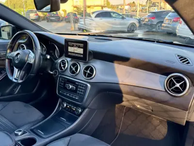 Mercedes-Benz CLA 220 2013 - 20999 EUR, 170000 km - AUTO.MOTO.pt - 170000km - foto 10 de 25