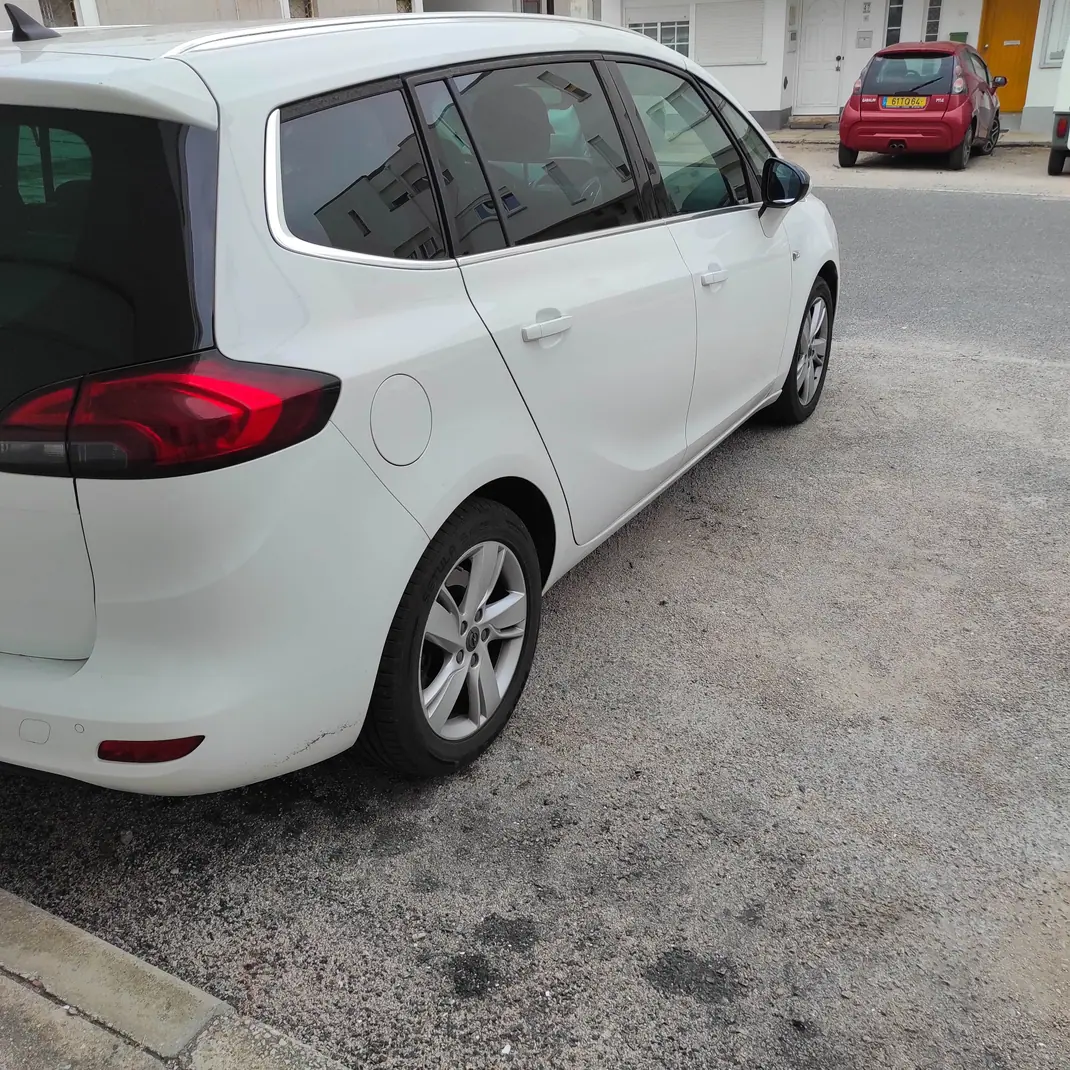 Opel Zafira 2016 - 14000 EUR, 96600 km - 96600km - foto 4 de 4