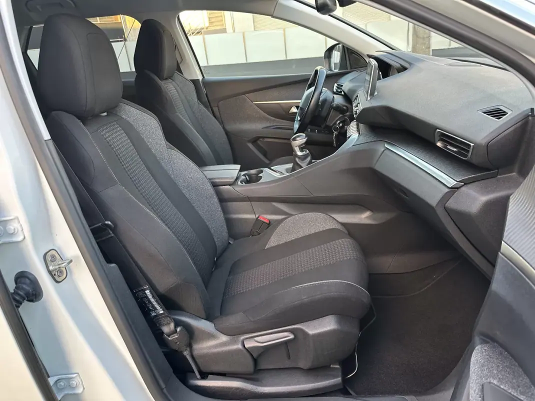 Peugeot 3008 2019 - 13900 EUR, 190000 km - 190000km - foto 51 de 59