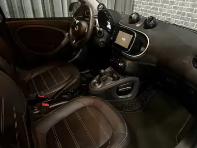 Smart ForFour 2018 - 11990 EUR, 58000 km - AUTO.MOTO.pt - 58000km - foto 9 de 18