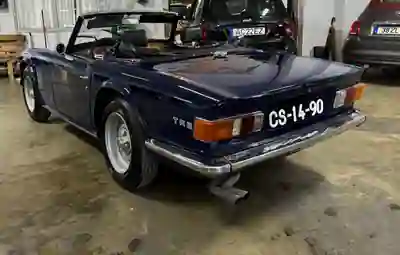 Triumph TR6 1973 - 25000 EUR, 59000 km - AUTO.MOTO.pt - 59000km - foto 15 de 15