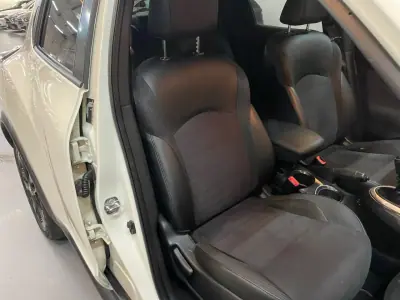 Nissan Juke 2018 - 13950 EUR, 106635 km - 106635km - foto 17 de 20