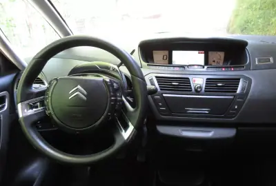 Citroën C4 Grand Picasso 2010 - 3490 EUR, 330000 km - AUTO.MOTO.pt - 330000km - foto 31 de 40