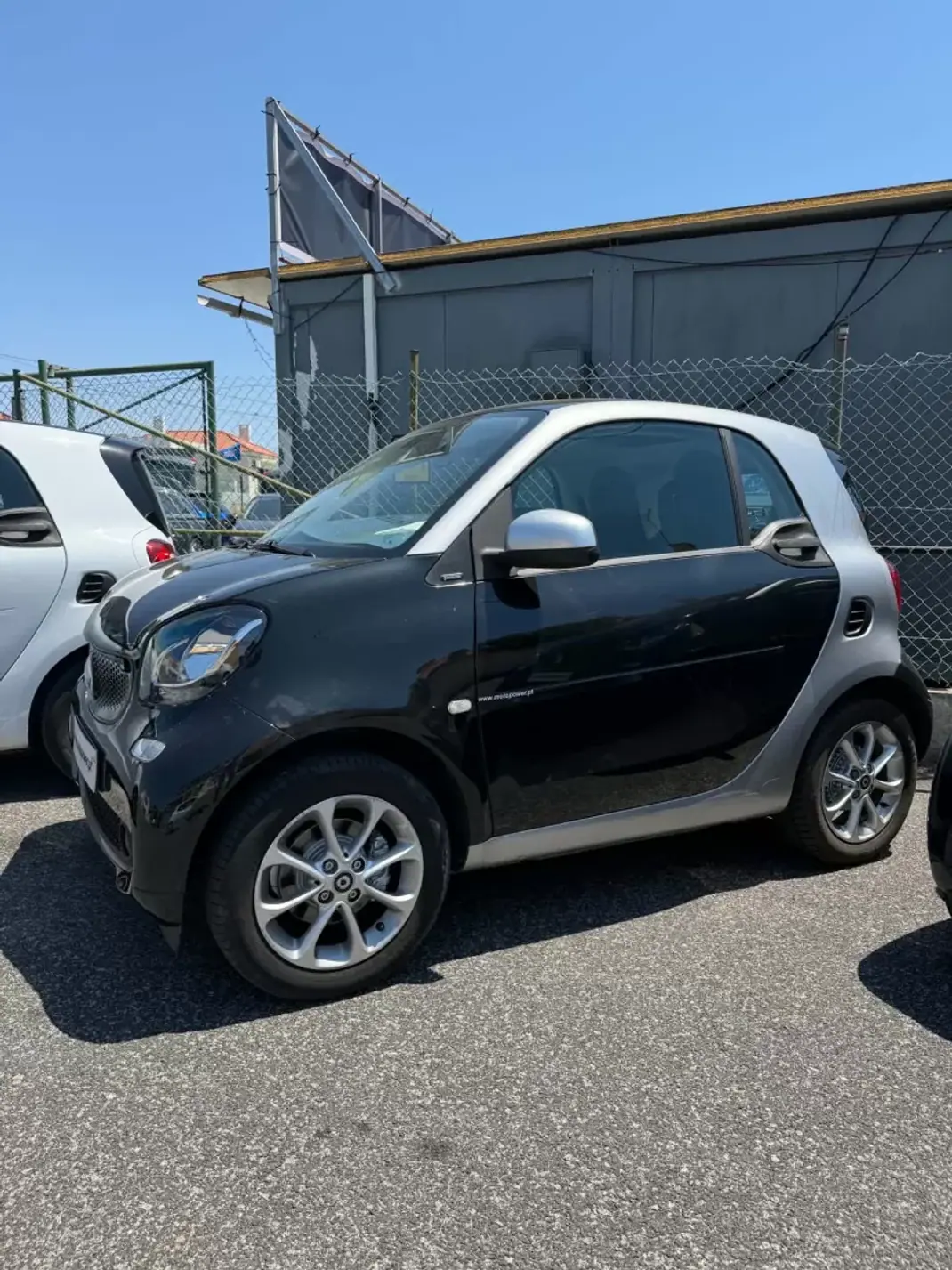 Smart ForTwo Coupé 2015 - 12480 EUR, 35000 km - AUTO.MOTO.pt - 35000km - foto 1 de 4