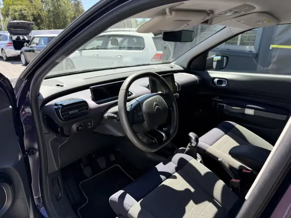 Citroën C4 Cactus 2017 - 8500 EUR, 201000 km - AUTO.MOTO.pt - 201000km - foto 8 de 17