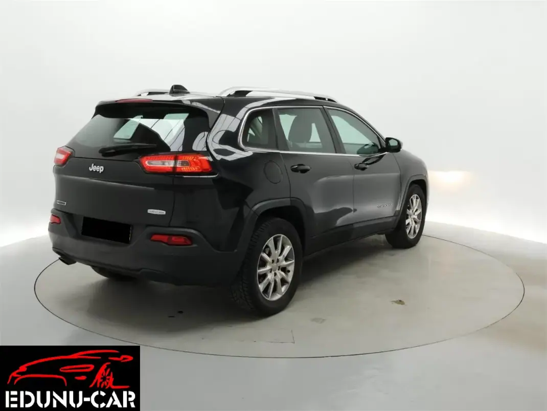 Jeep Cherokee 2013 - 13750 EUR, 180000 km - AUTO.MOTO.pt - 180000km - foto 7 de 8