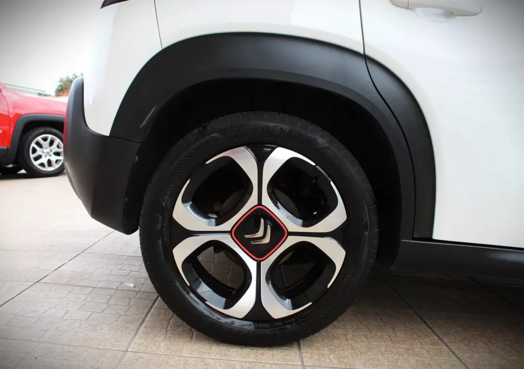 Citroën C3 Aircross 2018 - 12990 EUR, 97500 km - AUTO.MOTO.pt - 97500km - foto 6 de 36