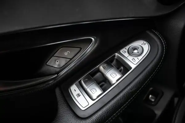 Mercedes-Benz GLC 250 2017 - 37900 EUR, 200857 km - 200857km - foto 21 de 42