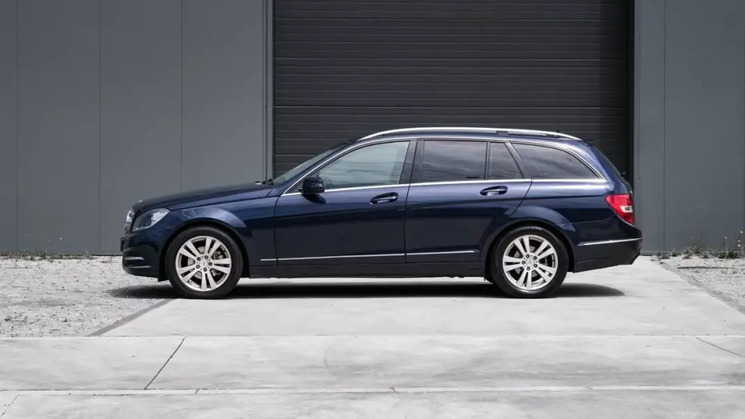 Mercedes-Benz C 220 2013 - 11500 EUR, 242000 km - 242000km - foto 4 de 23