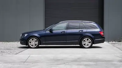 Mercedes-Benz C 220 2013 - 11500 EUR, 242000 km - 242000km - foto 4 de 23