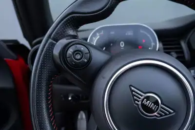 MINI Cooper 2021 - 25999 EUR, 94000 km - AUTO.MOTO.pt - 94000km - foto 34 de 38