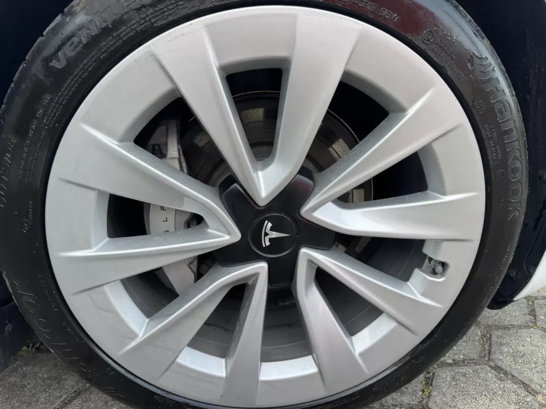 Tesla Model 3 2021 - 28900 EUR, 73000 km - AUTO.MOTO.pt - 73000km - foto 31 de 32