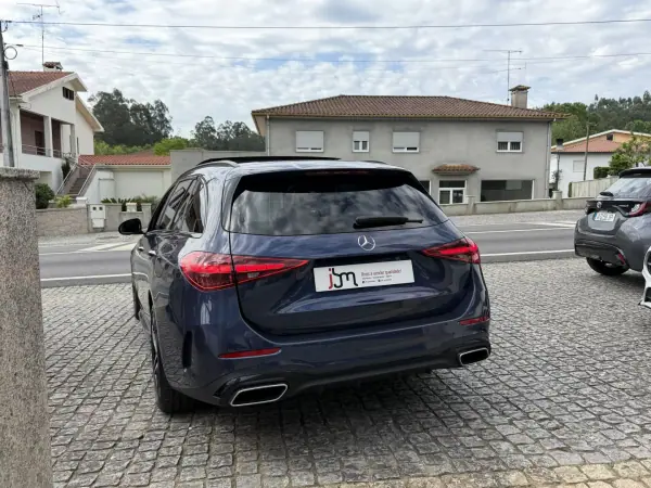 Mercedes-Benz C 300e 2024 - 49990 EUR, 26210 km - AUTO.MOTO.pt - 26210km - foto 4 de 22
