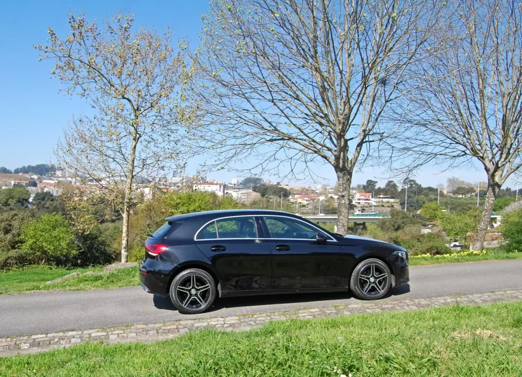 Mercedes-Benz A 180 2018 - 22500 EUR, 165090 km - AUTO.MOTO.pt - 165090km - foto 3 de 12
