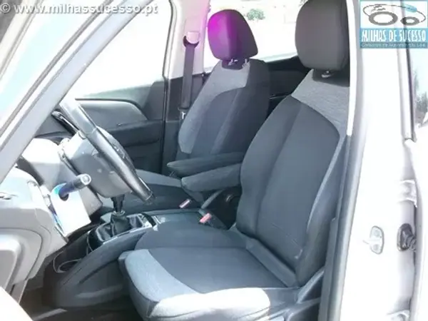 Citroën C4 Picasso 2017 - 14250 EUR, 154000 km - AUTO.MOTO.pt - 154000km - foto 13 de 21