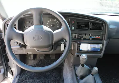Toyota 4-Runner 1995 - 48000 EUR, 336000 km - AUTO.MOTO.pt - 336000km - foto 25 de 40