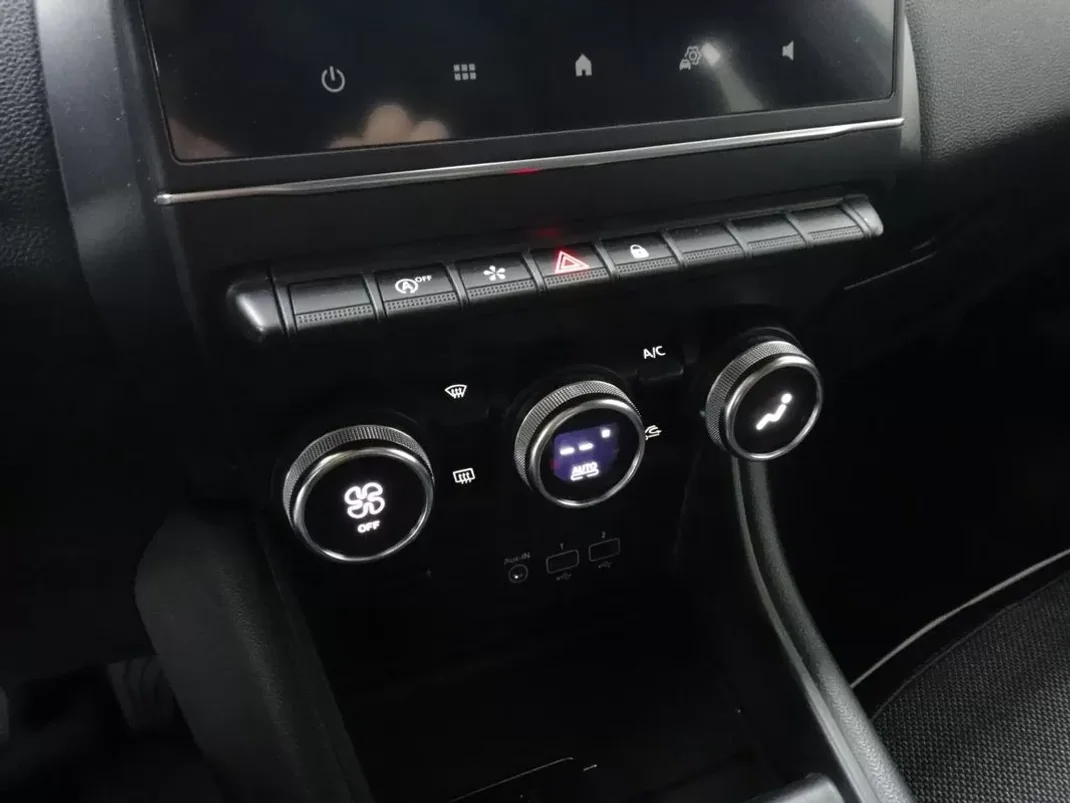 Renault Captur 2020 - 16500 EUR, 76000 km - AUTO.MOTO.pt - 76000km - foto 22 de 23