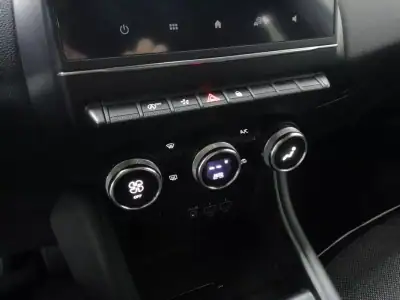 Renault Captur 2020 - 16500 EUR, 76000 km - AUTO.MOTO.pt - 76000km - foto 22 de 23