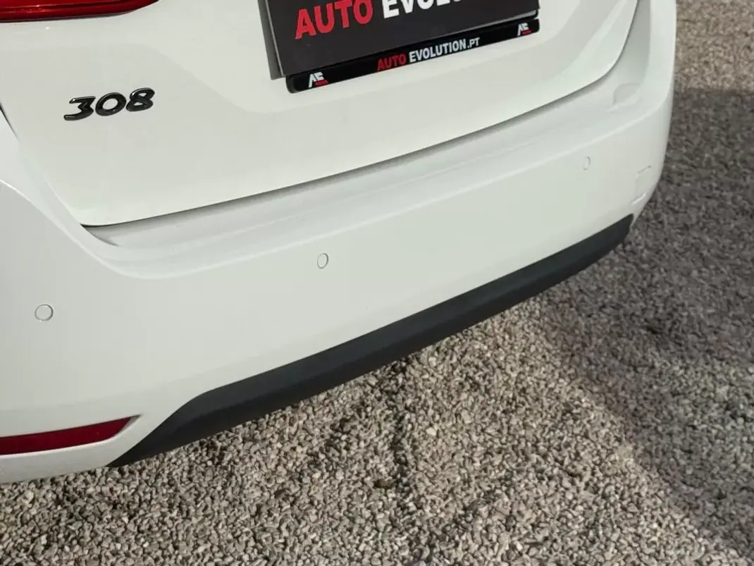 Peugeot 308 SW 2014 - 8950 EUR, 160000 km - AUTO.MOTO.pt - 160000km - foto 22 de 25