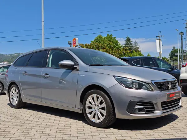 Peugeot 308 SW 2018 - 11900 EUR, 154998 km - AUTO.MOTO.pt - 154998km - foto 4 de 13