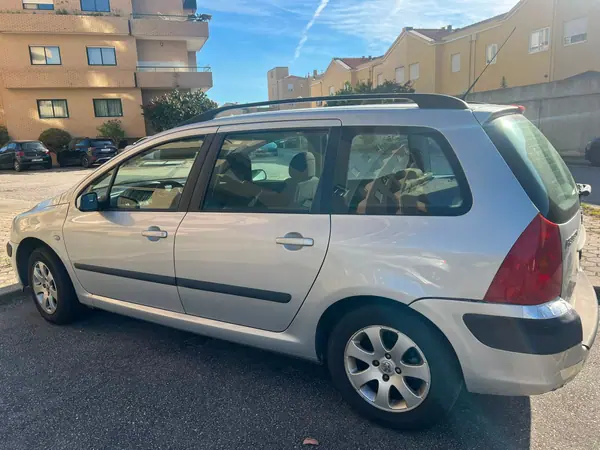 Peugeot 307 1.4 hdi 2002 Diesel — 200 300 km · Porto Peugeot 307 2002