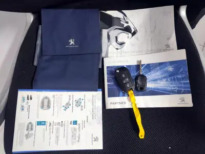 Peugeot Partner 1.6 HDI , 3 Lug. , Iva Dedutivel 2019 - 12480 EUR, 157000 km - AUTO.MOTO.pt - 157000km - foto 21 de 21