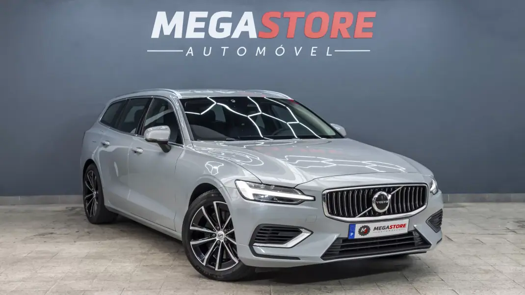 Volvo V60 2023 - 30900 EUR, 128000 km - AUTO.MOTO.pt - 128000km - foto 1 de 30