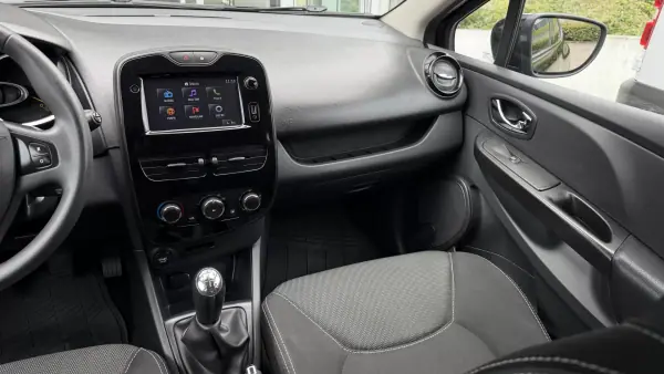 Renault Clio 2014 - 7900 EUR, 161121 km - AUTO.MOTO.pt - 161121km - foto 11 de 23