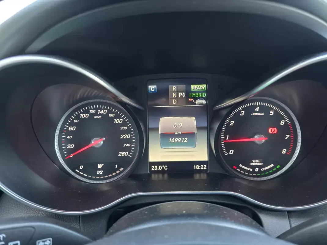 Mercedes-Benz C 350 2016 - 19950 EUR, 169000 km - AUTO.MOTO.pt - 169000km - foto 11 de 13