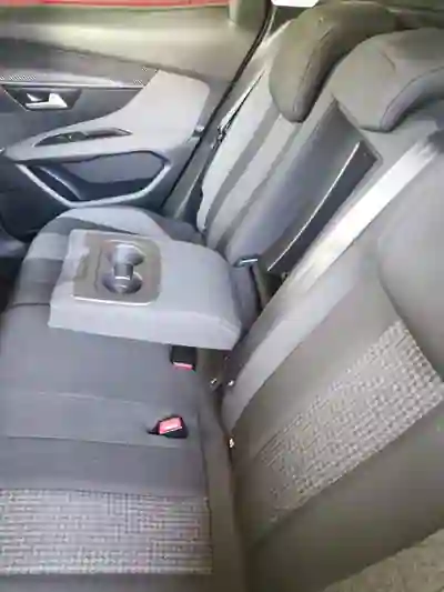 Peugeot 3008 2017 - 14000 EUR, 138000 km - 138000km - foto 10 de 10
