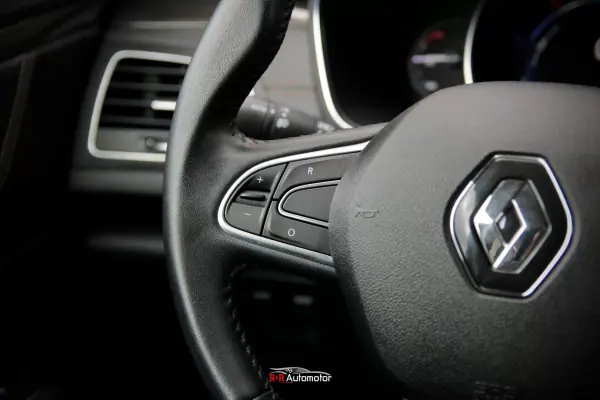 Renault Talisman Sport Tourer 2016 - 14750 EUR, 104000 km - AUTO.MOTO.pt - 104000km - foto 24 de 46