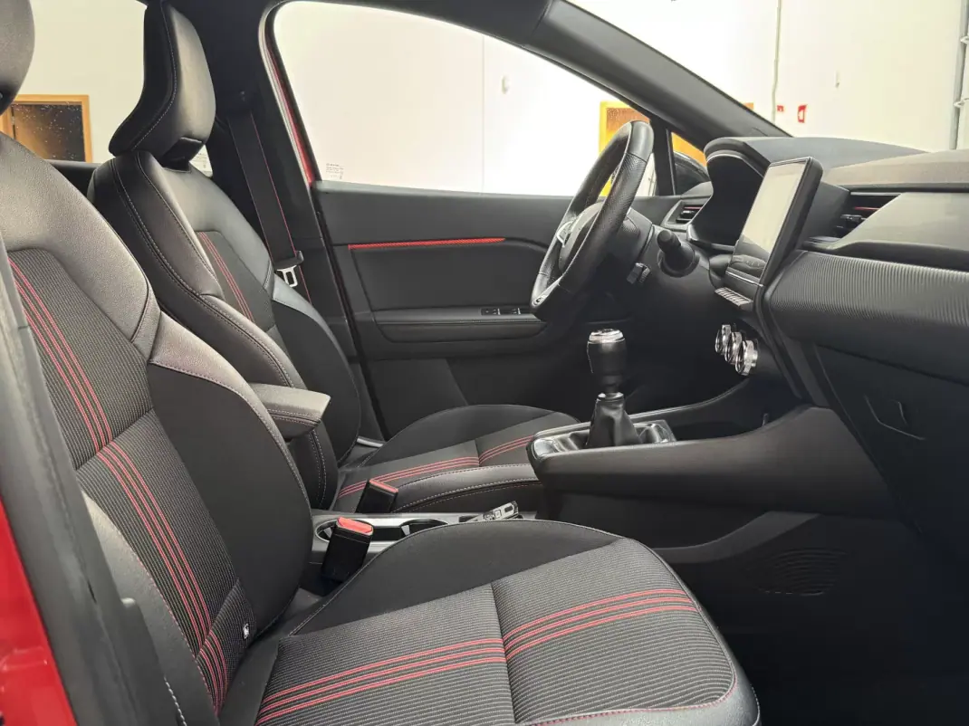 Renault Captur 2022 - 18990 EUR, 66900 km - 66900km - foto 31 de 32