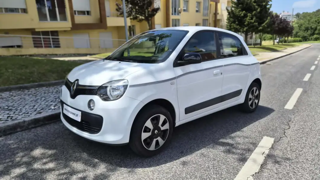 Renault Twingo 2018 - 10480 EUR, 68000 km - 68000km - foto 2 de 12