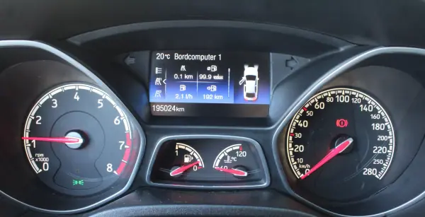 Ford Focus 2016 - 17990 EUR, 194500 km - AUTO.MOTO.pt - 194500km - foto 12 de 27