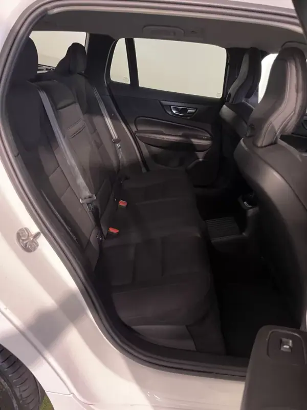 Volvo V60 2022 - 31900 EUR, 71000 km - AUTO.MOTO.pt - 71000km - foto 18 de 29