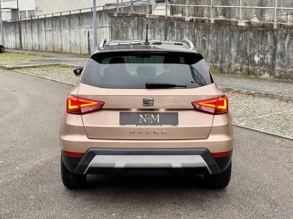SEAT Arona 2018 - 18500 EUR, 136000 km - AUTO.MOTO.pt - 136000km - foto 5 de 28