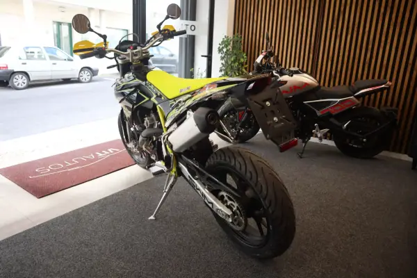 SWM SUPERMOTA 125 2026 Petrol
